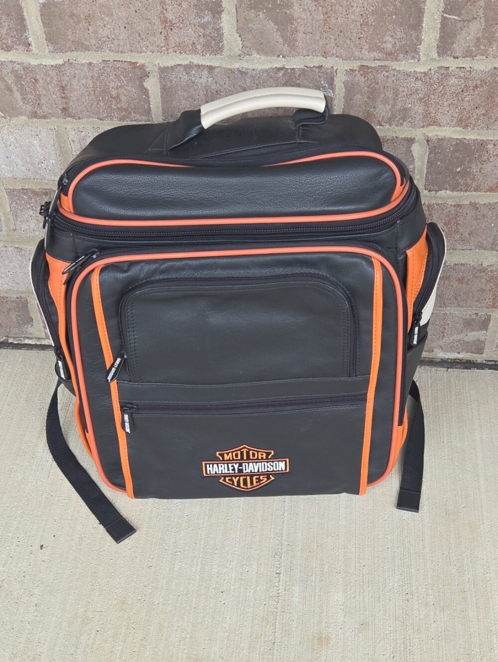 Harley Davidson - Deluxe Leather Backpack 105th Anniversary Bag Authentic